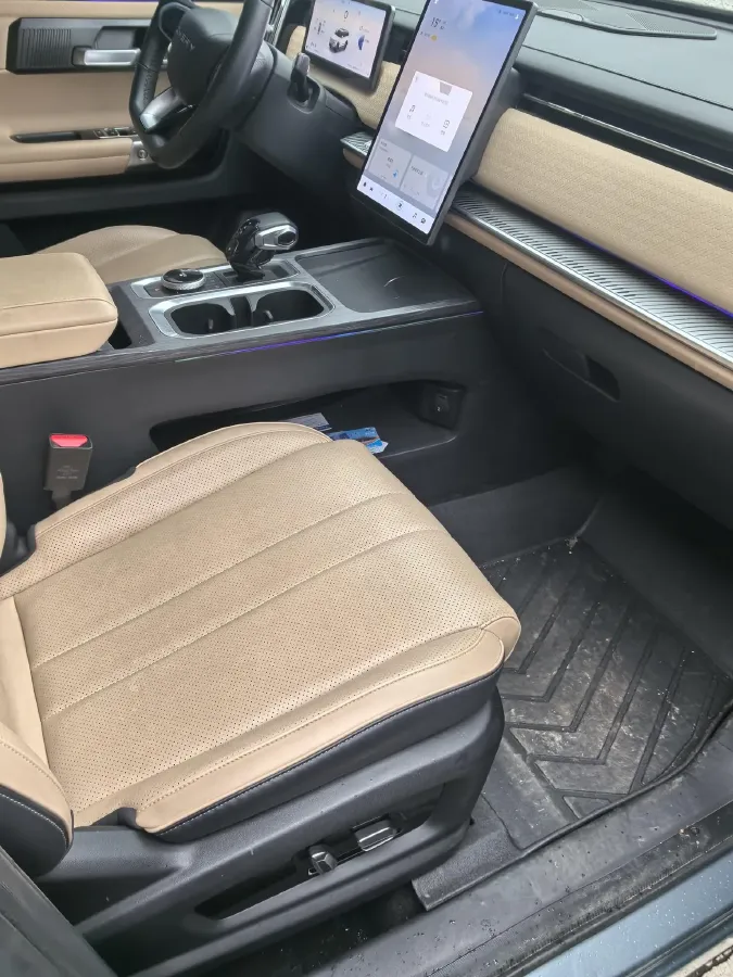 2023 Chery Exploration 06 1.6T 197HP L4 7DCT,autocango,china used car exporter,china ev exporter,chinese used car exporter,chinese used ev exporter