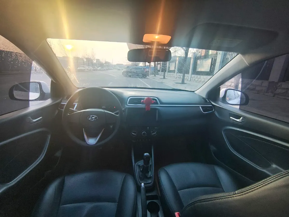 2017 Hyundai Reina 1.4L 95HP L4 5MT,autocango,china used car exporter,china ev exporter,chinese used car exporter,chinese used ev exporter
