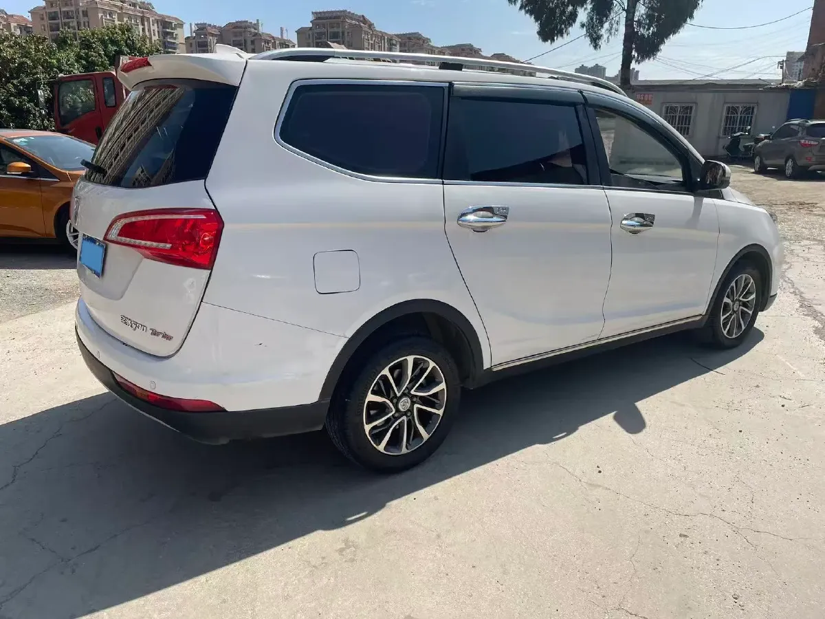 2017 BaoJun 730 1.5T 150HP L4 6DCT,autocango,china used car exporter,china ev exporter,chinese used car exporter,chinese used ev exporter