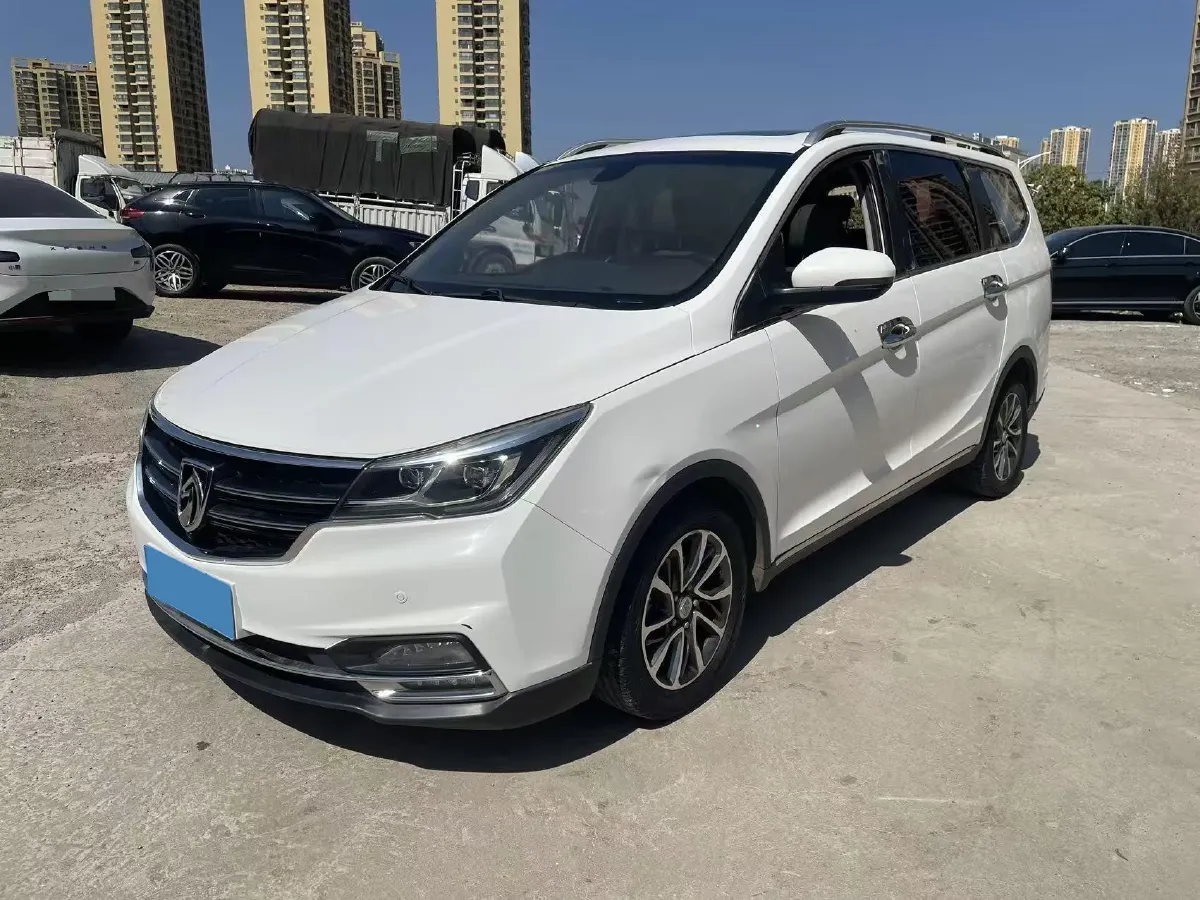 2017 BaoJun 730 1.5T 150HP L4 6DCT,autocango,china used car exporter,china ev exporter,chinese used car exporter,chinese used ev exporter