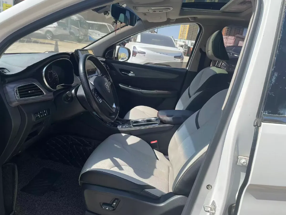 2017 BaoJun 730 1.5T 150HP L4 6DCT,autocango,china used car exporter,china ev exporter,chinese used car exporter,chinese used ev exporter