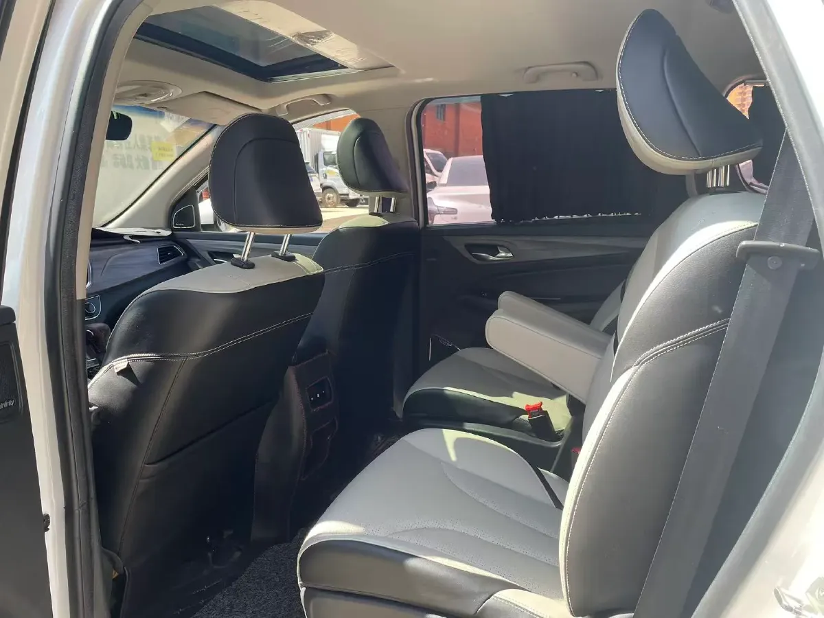 2017 BaoJun 730 1.5T 150HP L4 6DCT,autocango,china used car exporter,china ev exporter,chinese used car exporter,chinese used ev exporter