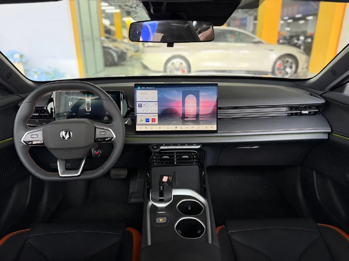 2025 ChangAn UNI-V 1.5T 192HP L4 7DCT,autocango,china used car exporter,china ev exporter,chinese used car exporter,chinese used ev exporter