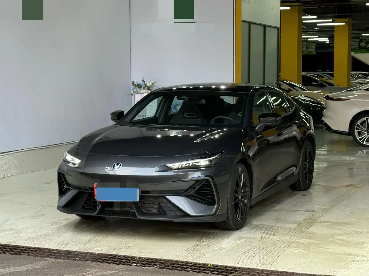 2025 ChangAn UNI-V 1.5T 192HP L4 7DCT,autocango,china used car exporter,china ev exporter,chinese used car exporter,chinese used ev exporter