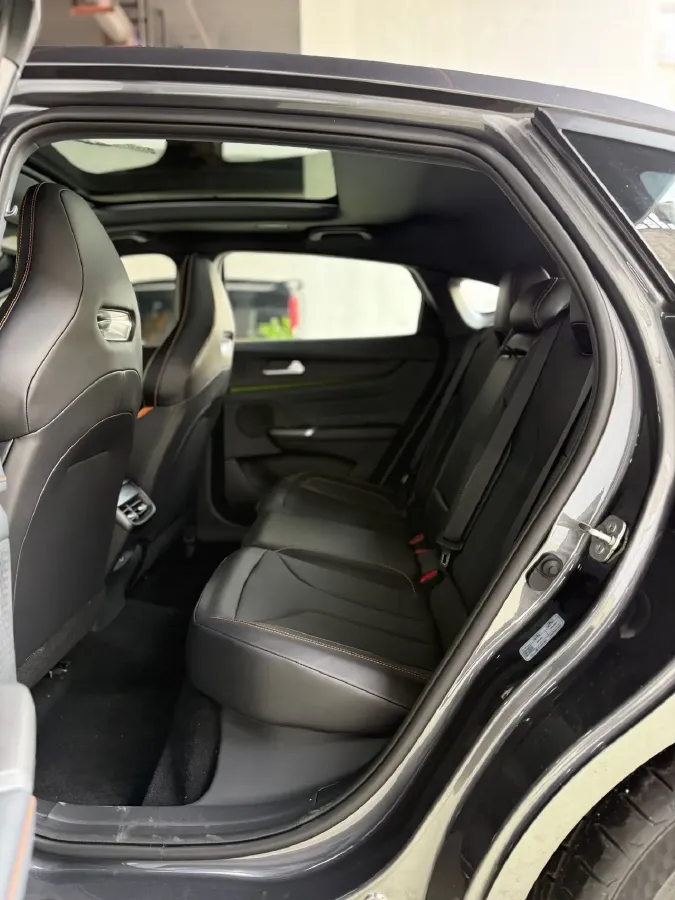 2025 ChangAn UNI-V 1.5T 192HP L4 7DCT,autocango,china used car exporter,china ev exporter,chinese used car exporter,chinese used ev exporter