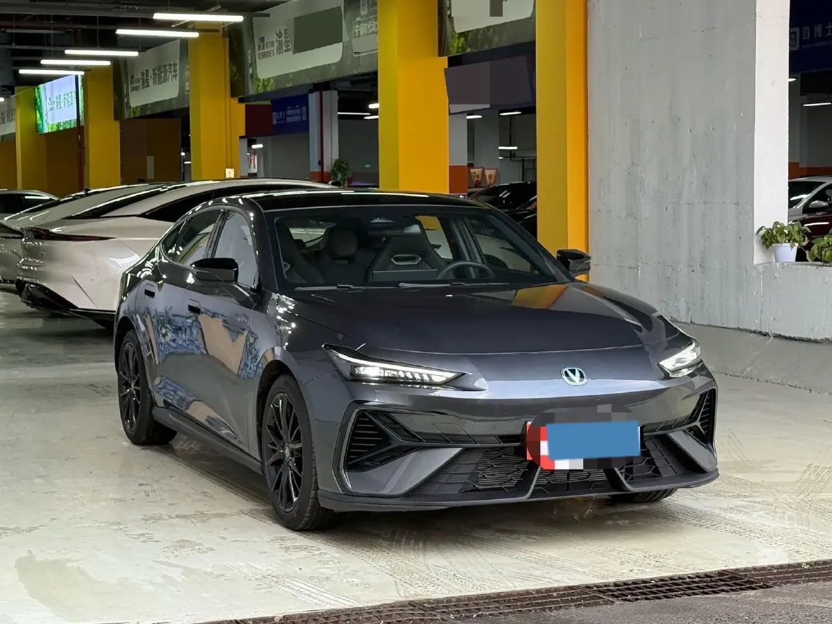 2025 ChangAn UNI-V 1.5T 192HP L4 7DCT,autocango,china used car exporter,china ev exporter,chinese used car exporter,chinese used ev exporter