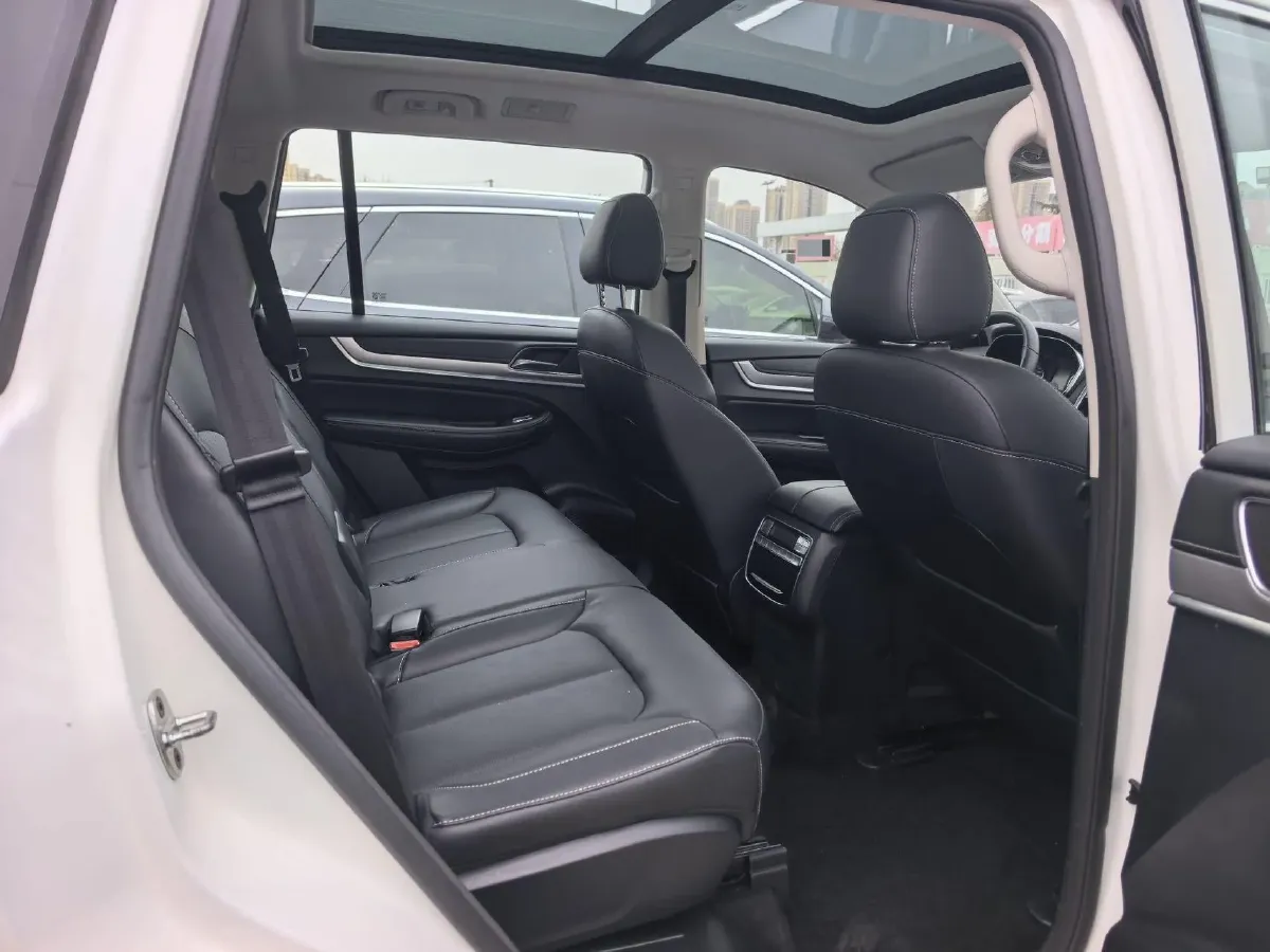 2019 Roewe RX8 2.0T 222HP L4 6AT,autocango,china used car exporter,china ev exporter,chinese used car exporter,chinese used ev exporter