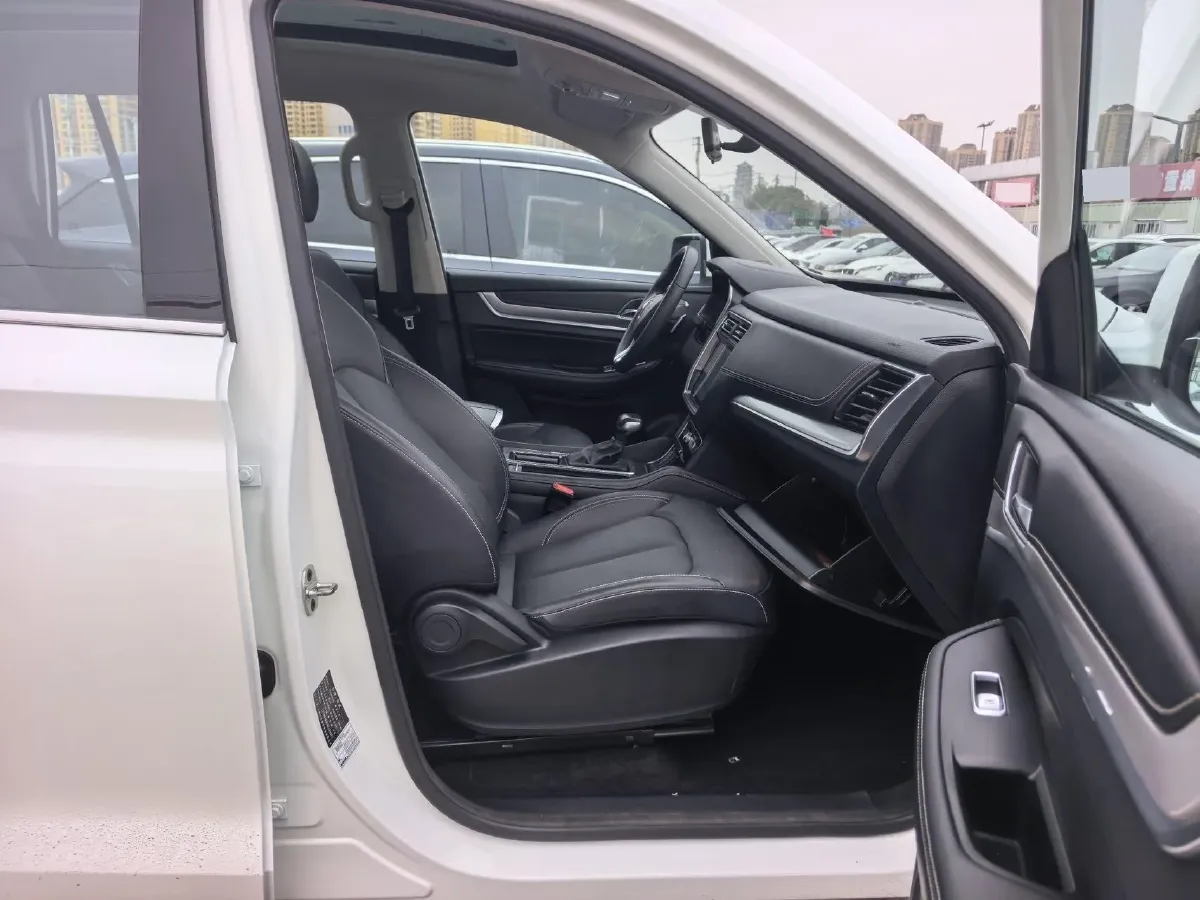 2019 Roewe RX8 2.0T 222HP L4 6AT,autocango,china used car exporter,china ev exporter,chinese used car exporter,chinese used ev exporter