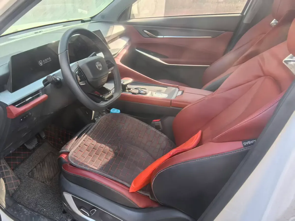 2022 ChangAn CS75 Plus 2.0T 233HP L4 8AT,autocango,china used car exporter,china ev exporter,chinese used car exporter,chinese used ev exporter