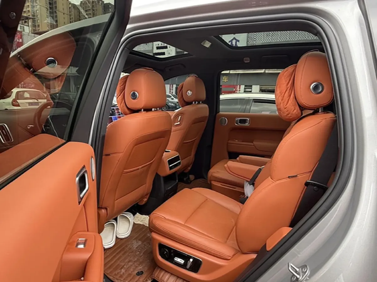 2023 Li L8 Range Extended 154HP REEV 40.9KWH,autocango,china used car exporter,china ev exporter,chinese used car exporter,chinese used ev exporter