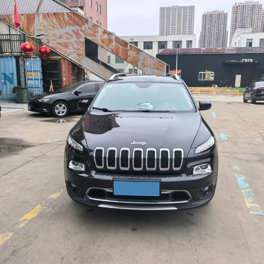 2017 Jeep Cherokee 2.0L 155HP L4 9AT,autocango,china used car exporter,china ev exporter,chinese used car exporter,chinese used ev exporter