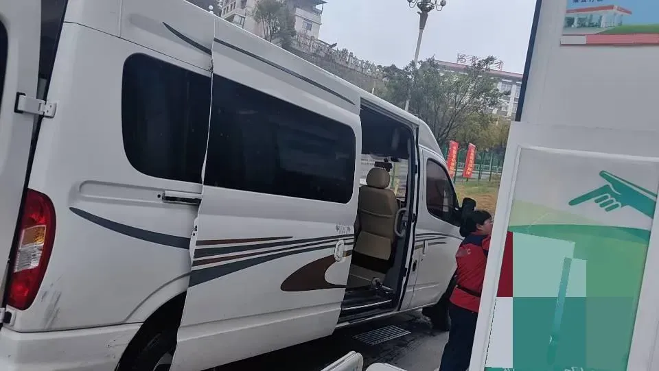 2019 MAXUS XinTu V80 2.0T 139HP L4 6MT,autocango,china used car exporter,china ev exporter,chinese used car exporter,chinese used ev exporter