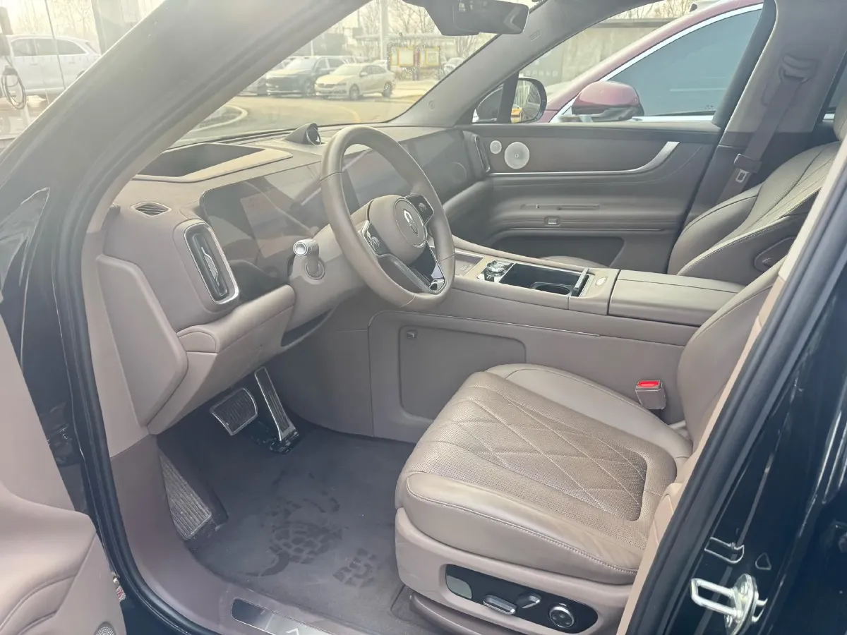 2024 AITO AITO M9 1.5T 152HP L4 REEV 42KWH,autocango,china used car exporter,china ev exporter,chinese used car exporter,chinese used ev exporter