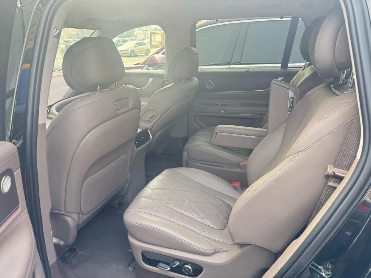 2024 AITO AITO M9 1.5T 152HP L4 REEV 42KWH,autocango,china used car exporter,china ev exporter,chinese used car exporter,chinese used ev exporter