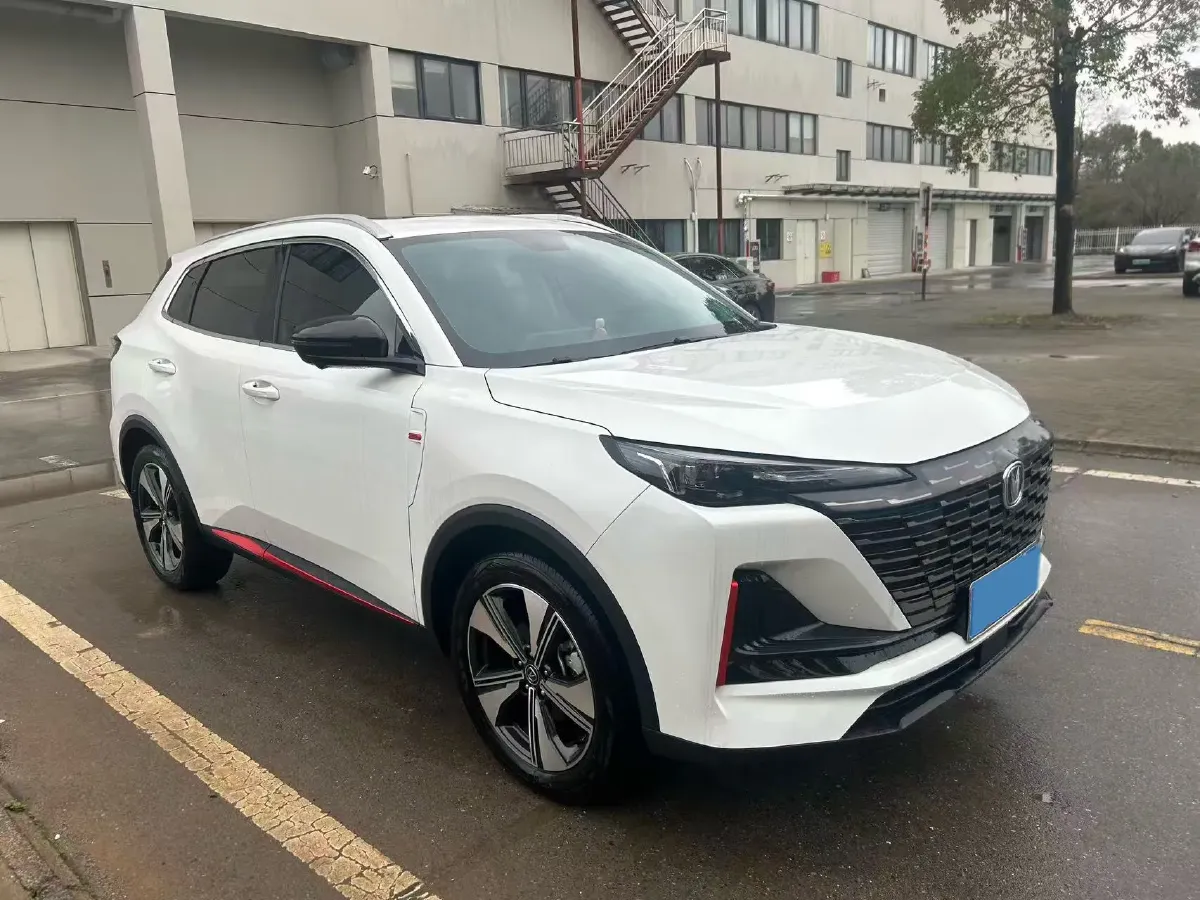 2022 ChangAn UNI-V 1.5T 188HP L4 7DCT,autocango,china used car exporter,china ev exporter,chinese used car exporter,chinese used ev exporter
