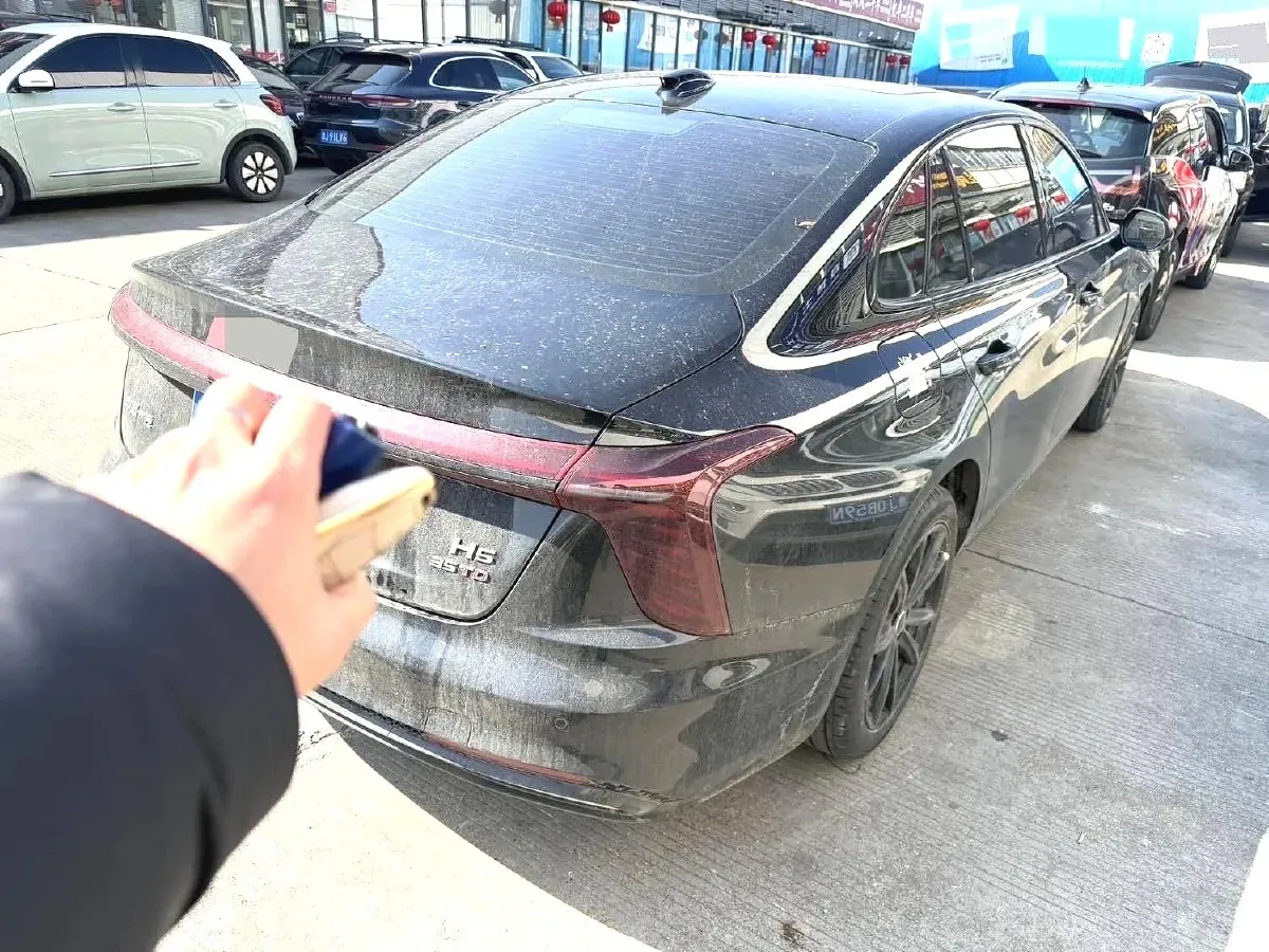 2025 HongQi H5 1.5T 169HP L4 7DCT,autocango,china used car exporter,china ev exporter,chinese used car exporter,chinese used ev exporter