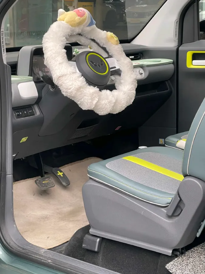 2022 WuLing HongGuang MINI EV BEV 17.3KWH,autocango,china used car exporter,china ev exporter,chinese used car exporter,chinese used ev exporter