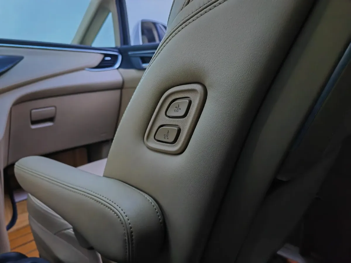 2021 Buick GL8 2.0T 237HP L4 9AT,autocango,china used car exporter,china ev exporter,chinese used car exporter,chinese used ev exporter