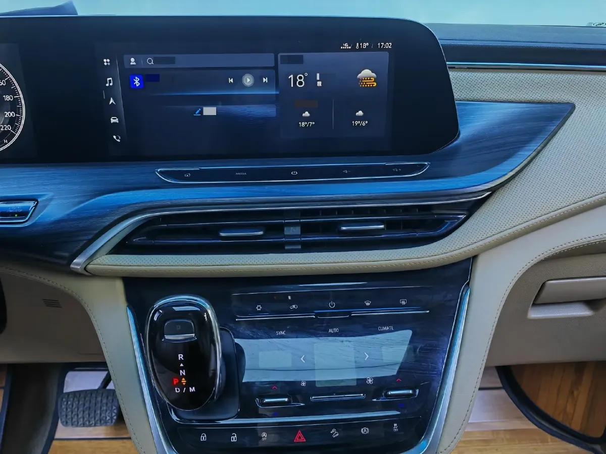 2021 Buick GL8 2.0T 237HP L4 9AT,autocango,china used car exporter,china ev exporter,chinese used car exporter,chinese used ev exporter