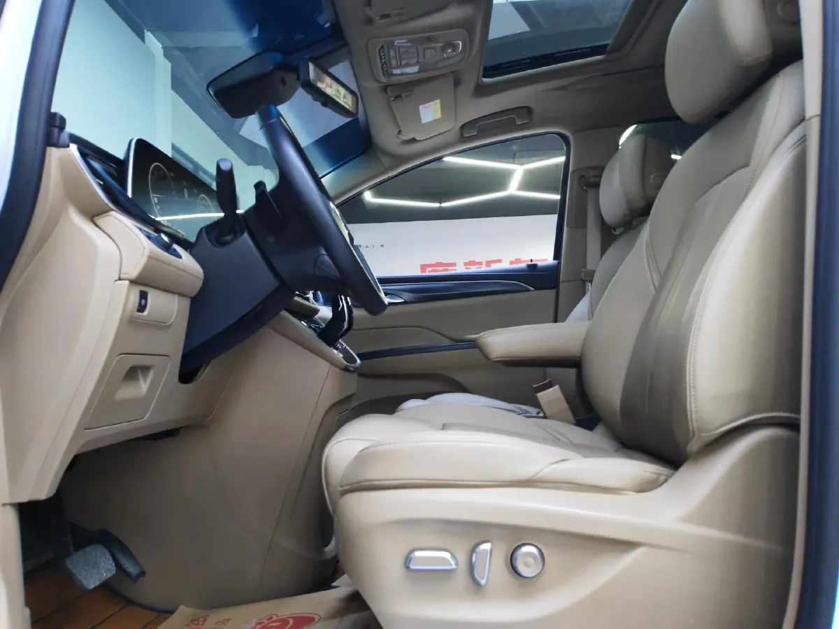 2021 Buick GL8 2.0T 237HP L4 9AT,autocango,china used car exporter,china ev exporter,chinese used car exporter,chinese used ev exporter