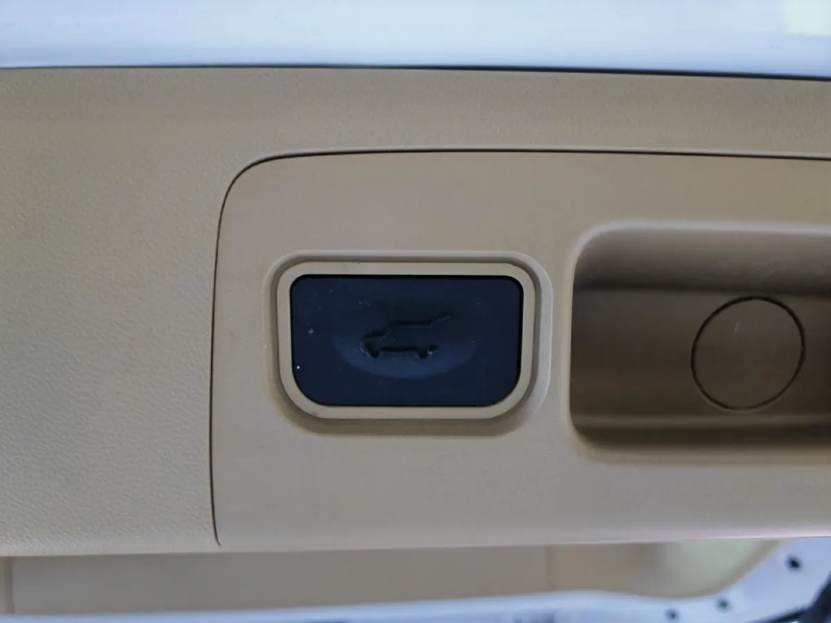 2021 Buick GL8 2.0T 237HP L4 9AT,autocango,china used car exporter,china ev exporter,chinese used car exporter,chinese used ev exporter