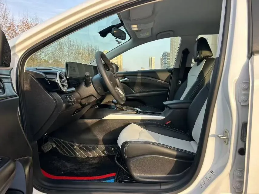 2023 Chevrolet Monza 1.5L 113HP L4 6DCT,autocango,china used car exporter,china ev exporter,chinese used car exporter,chinese used ev exporter