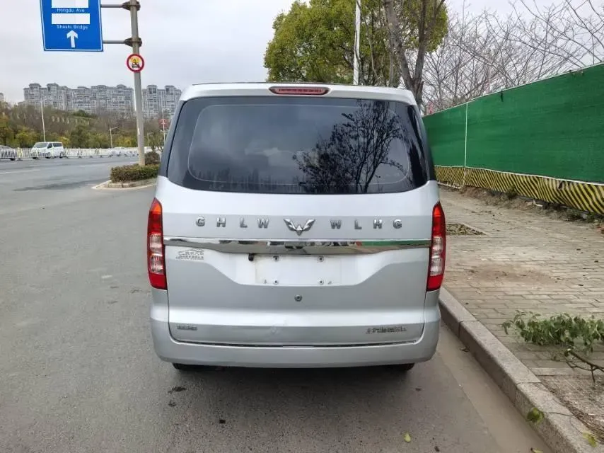 2019 WuLing HongGuang V 1.5L 99HP L4 6MT,autocango,china used car exporter,china ev exporter,chinese used car exporter,chinese used ev exporter