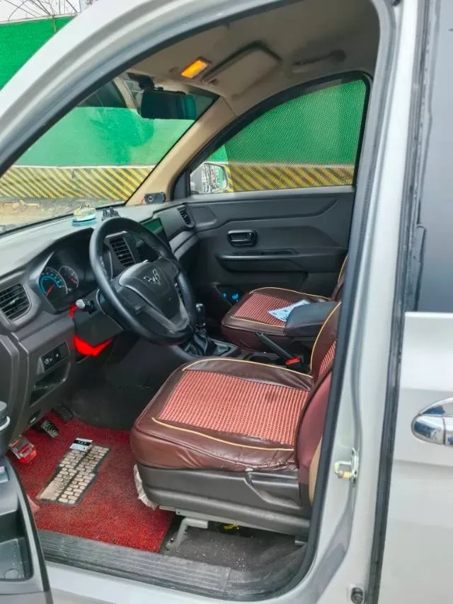 2019 WuLing HongGuang V 1.5L 99HP L4 6MT,autocango,china used car exporter,china ev exporter,chinese used car exporter,chinese used ev exporter