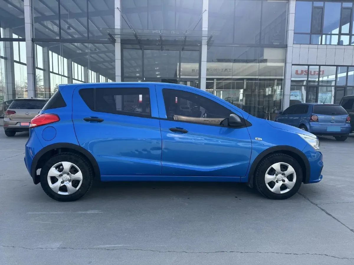 2016 BaoJun 310 1.2L 82HP L4 5MT,autocango,china used car exporter,china ev exporter,chinese used car exporter,chinese used ev exporter