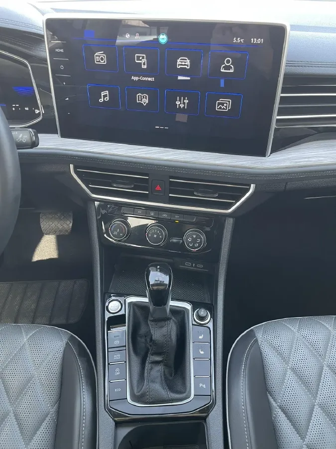 2023 Volkswagen Sagitar 1.4T 150HP L4 7DCT,autocango,china used car exporter,china ev exporter,chinese used car exporter,chinese used ev exporter