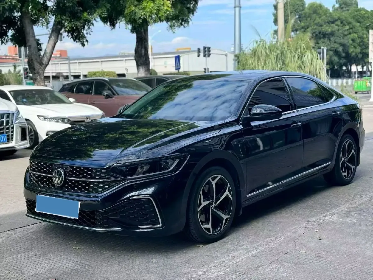 2023 Volkswagen Passat 2.0T 186HP L4 7DCT,autocango,china used car exporter,china ev exporter,chinese used car exporter,chinese used ev exporter