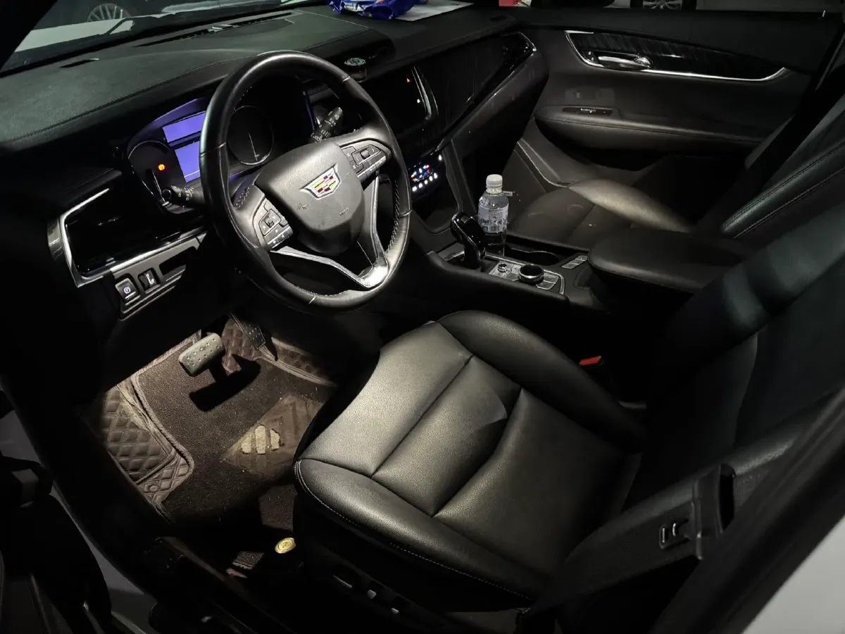 2022 Cadillac XT6 2.0T 237HP L4 9AT,autocango,china used car exporter,china ev exporter,chinese used car exporter,chinese used ev exporter