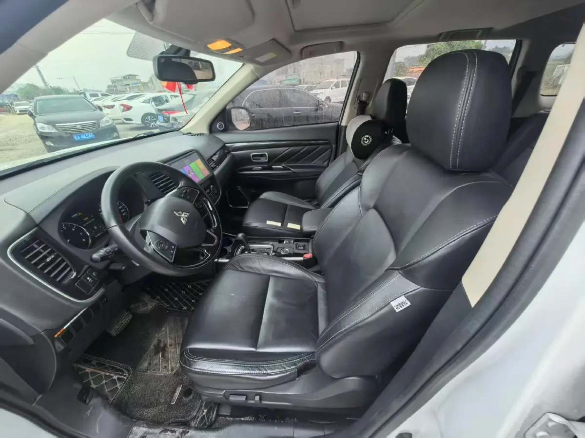 2018 Mitsubishi Outlander 2.4L 192HP L4 CVT,autocango,china used car exporter,china ev exporter,chinese used car exporter,chinese used ev exporter