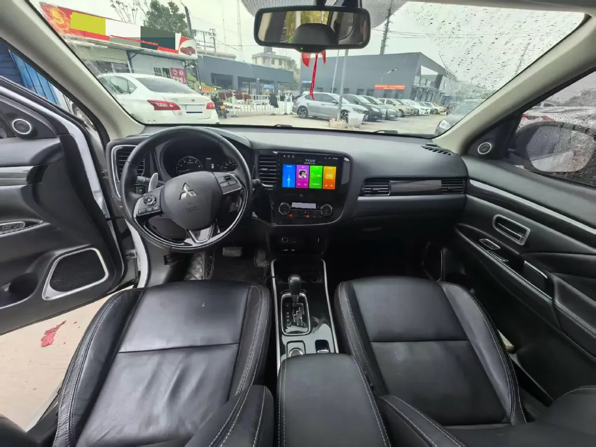2018 Mitsubishi Outlander 2.4L 192HP L4 CVT,autocango,china used car exporter,china ev exporter,chinese used car exporter,chinese used ev exporter