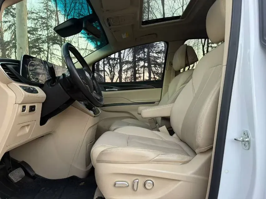 2022 Buick GL8 2.0T 237HP L4 9AT,autocango,china used car exporter,china ev exporter,chinese used car exporter,chinese used ev exporter