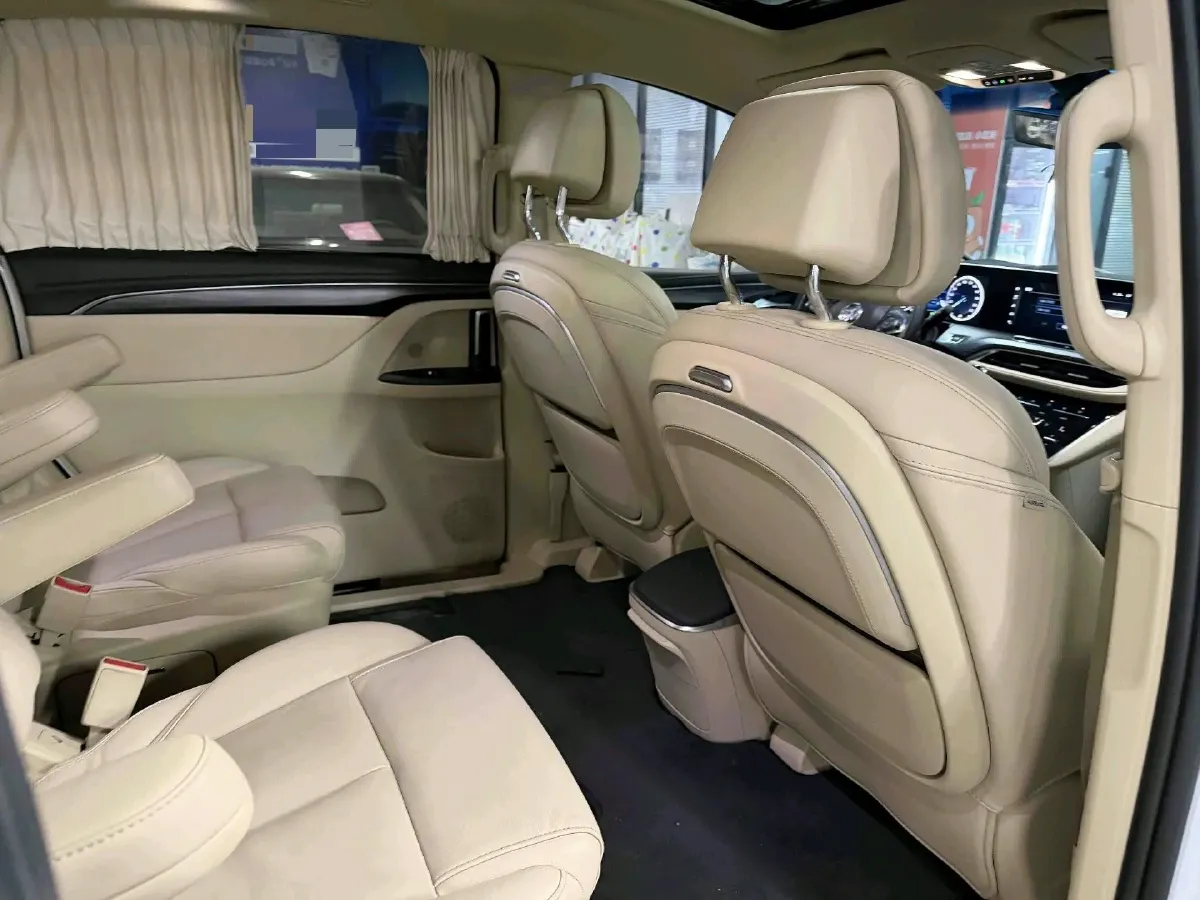 2022 Buick GL8 2.0T 237HP L4 9AT,autocango,china used car exporter,china ev exporter,chinese used car exporter,chinese used ev exporter