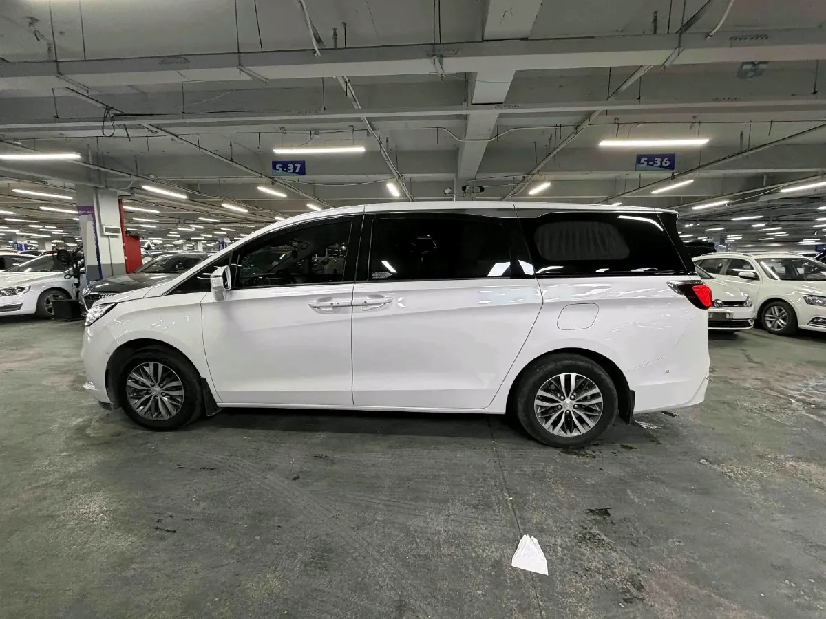 2022 Buick GL8 2.0T 237HP L4 9AT,autocango,china used car exporter,china ev exporter,chinese used car exporter,chinese used ev exporter