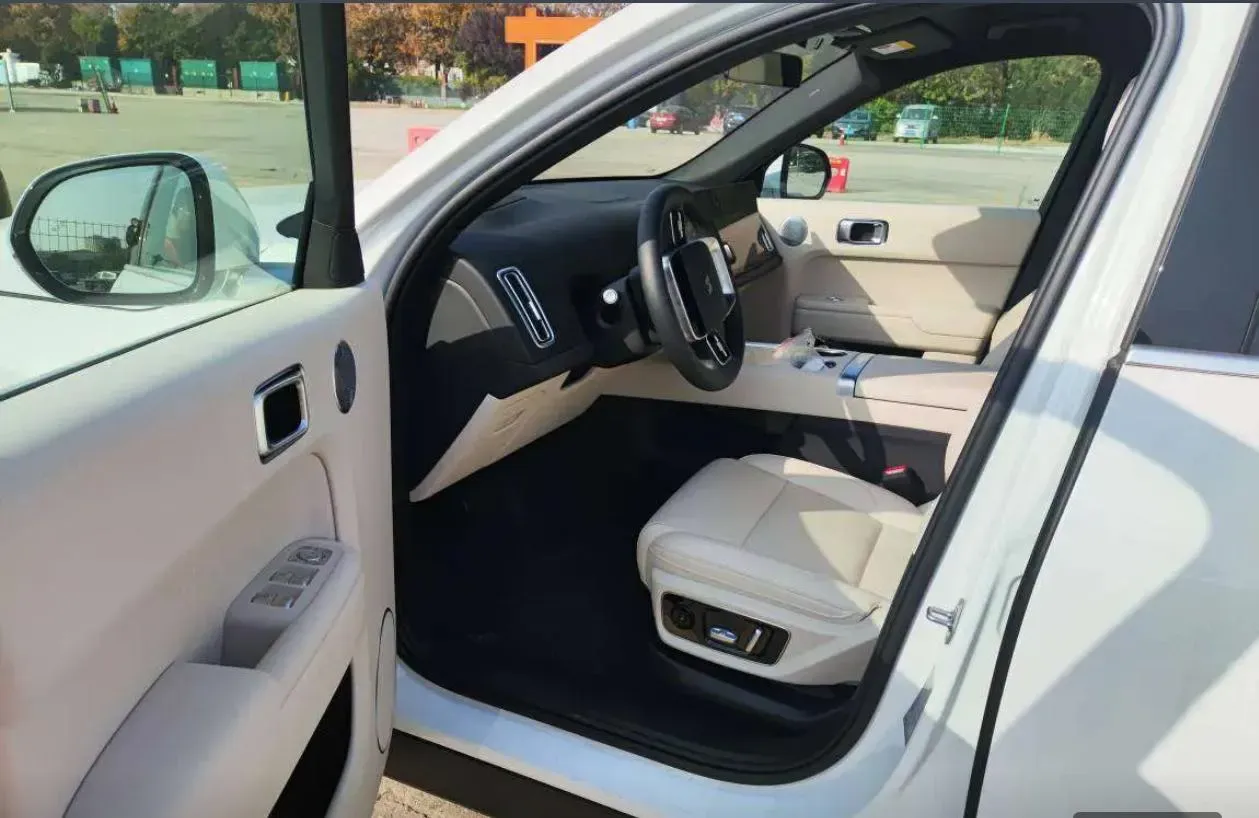 2025 Li L7 Range Extended 154HP REEV,autocango,china used car exporter,china ev exporter,chinese used car exporter,chinese used ev exporter