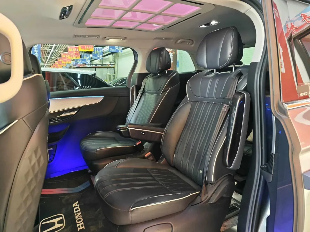 2021 Roewe iMAX8 2.0T 234HP L4 8AT,autocango,china used car exporter,china ev exporter,chinese used car exporter,chinese used ev exporter