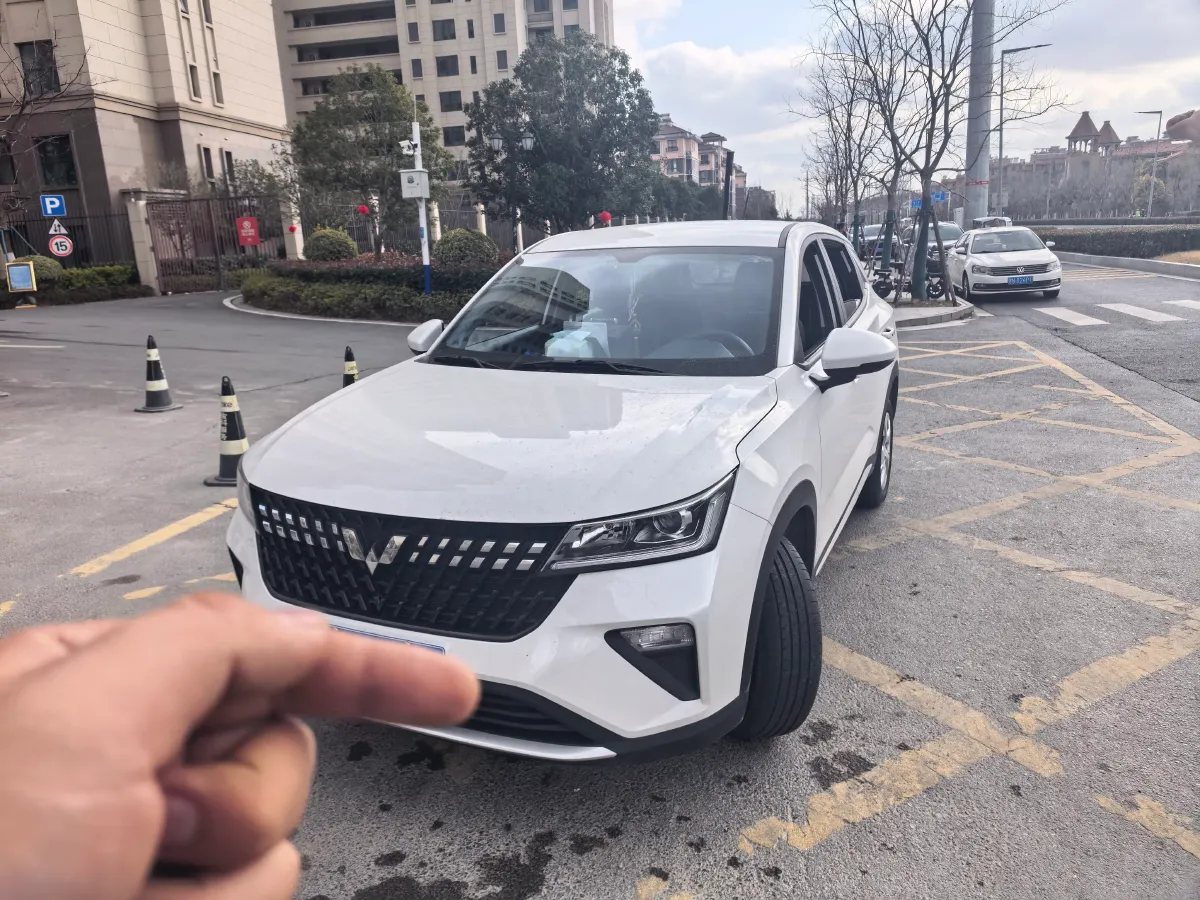 2022 WuLing XingChi 1.5L 99HP L4 6MT,autocango,china used car exporter,china ev exporter,chinese used car exporter,chinese used ev exporter