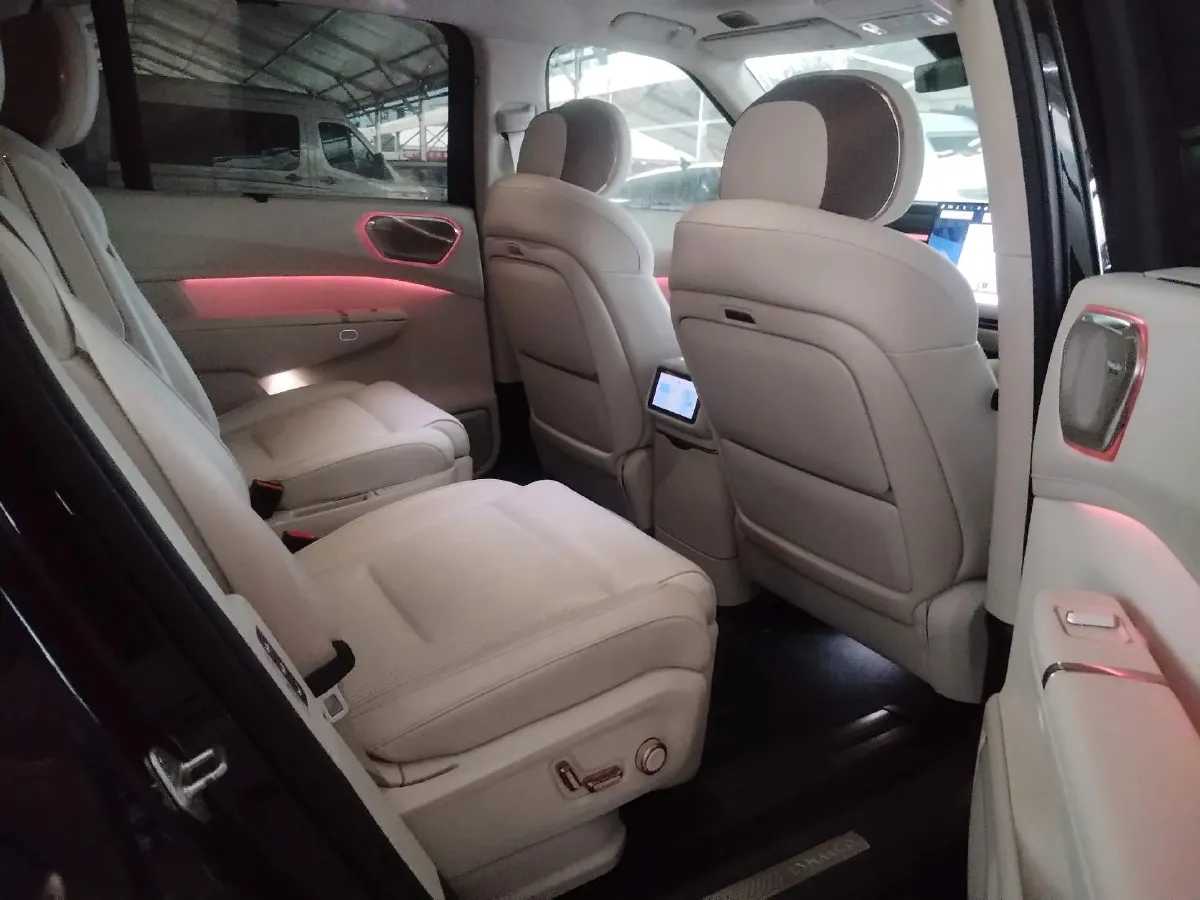 2025 LYNK&CO 900 1.5T 190HP L4 3DHT PHEV 43.3KWH,autocango,china used car exporter,china ev exporter,chinese used car exporter,chinese used ev exporter