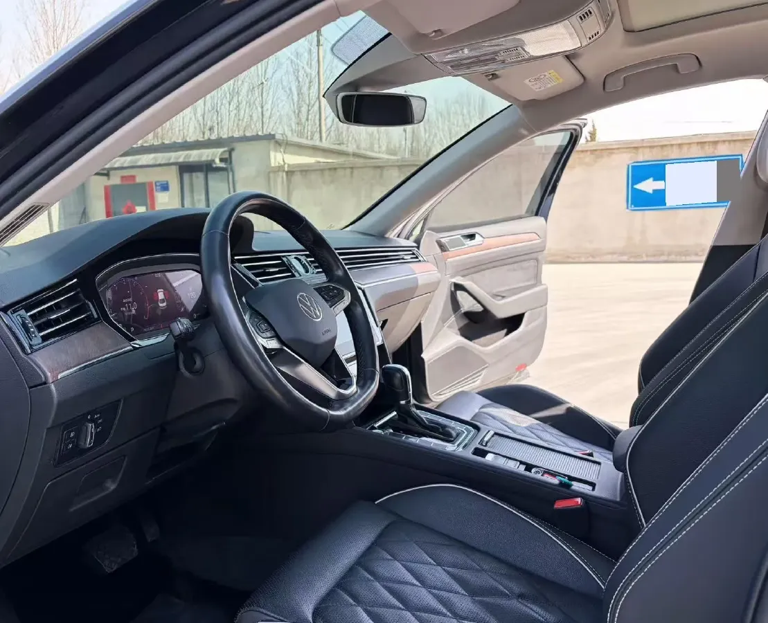 2020 Volkswagen Magotan 2.0T 220HP L4 7DCT,autocango,china used car exporter,china ev exporter,chinese used car exporter,chinese used ev exporter