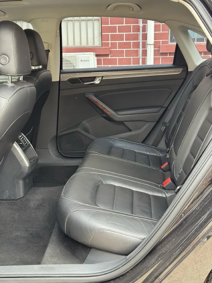 2017 Volkswagen Passat 1.8T 180HP L4 7DCT,autocango,china used car exporter,china ev exporter,chinese used car exporter,chinese used ev exporter