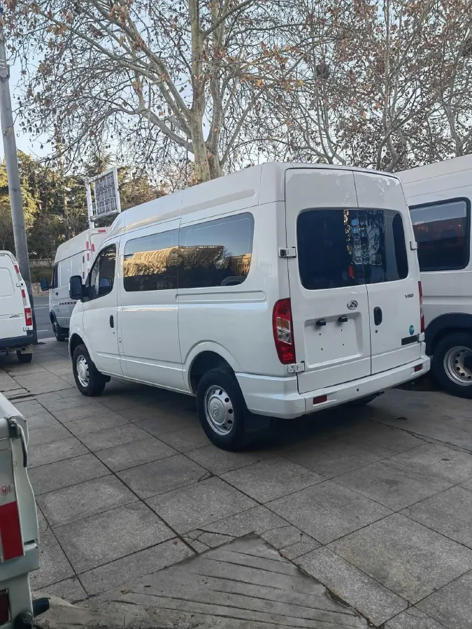 2021 MAXUS XinTu V80 2.0T 127HP L4 6MT,autocango,china used car exporter,china ev exporter,chinese used car exporter,chinese used ev exporter