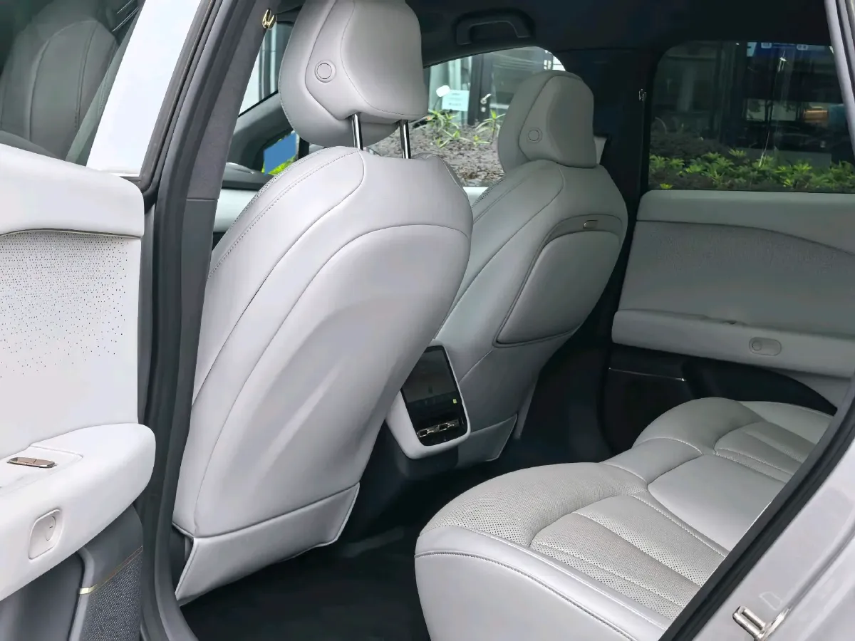 2024 Xpeng P7+ BEV 60.7KWH,autocango,china used car exporter,china ev exporter,chinese used car exporter,chinese used ev exporter