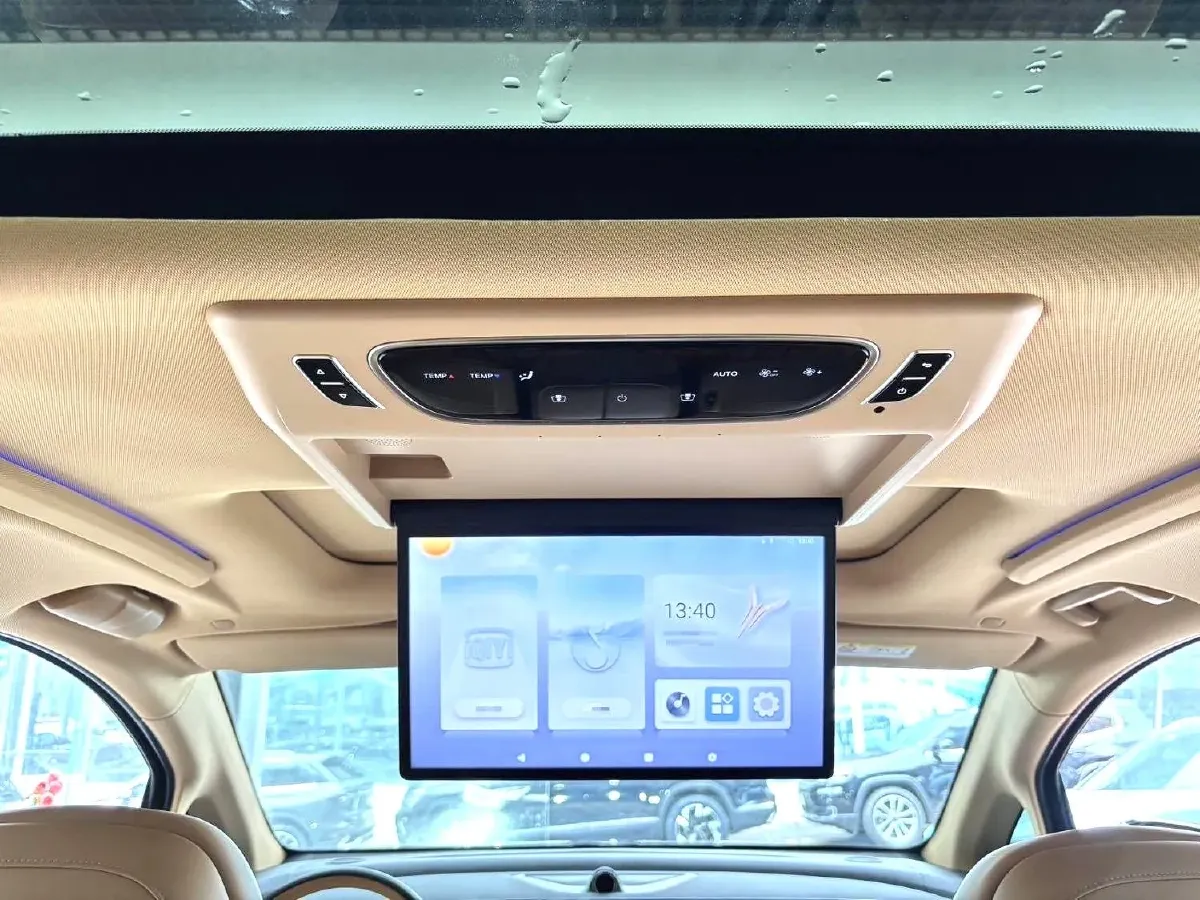 2024 Voyah Dream 1.5T 150HP L4 PHEV 43KWH,autocango,china used car exporter,china ev exporter,chinese used car exporter,chinese used ev exporter