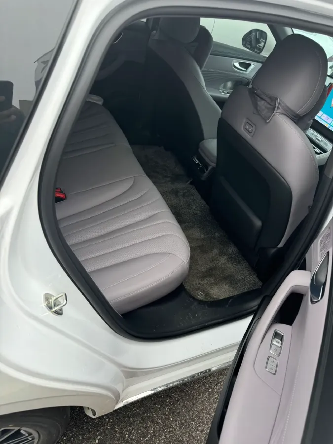 2025 Roewe M7 DMH 1.5L 112HP L4 1DHT PHEV,autocango,china used car exporter,china ev exporter,chinese used car exporter,chinese used ev exporter