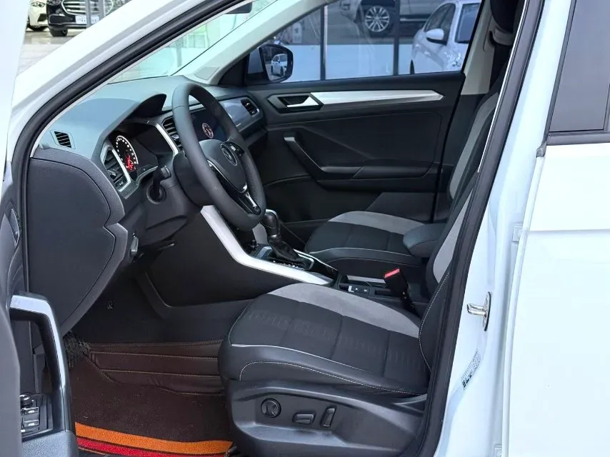 2022 Volkswagen T-Roc 1.4T 150HP L4 7DCT,autocango,china used car exporter,china ev exporter,chinese used car exporter,chinese used ev exporter