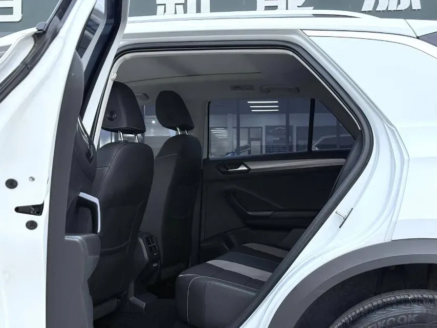2022 Volkswagen T-Roc 1.4T 150HP L4 7DCT,autocango,china used car exporter,china ev exporter,chinese used car exporter,chinese used ev exporter