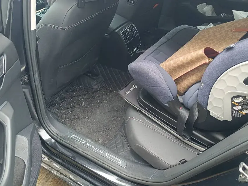 2020 Volkswagen Magotan 2.0T 186HP L4 7DCT,autocango,china used car exporter,china ev exporter,chinese used car exporter,chinese used ev exporter